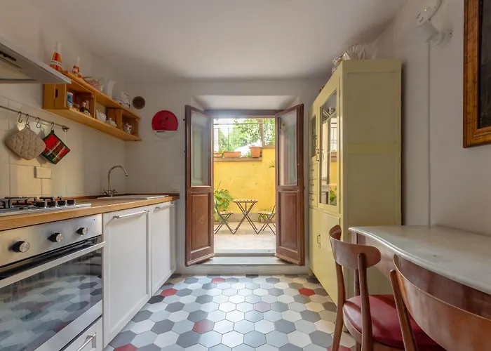Apartament One Bedroom With Patio N2 Florencja