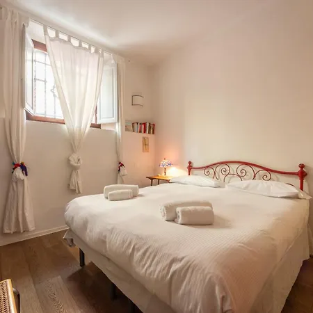 Апартаменты One Bedroom With Patio N2 Флоренция