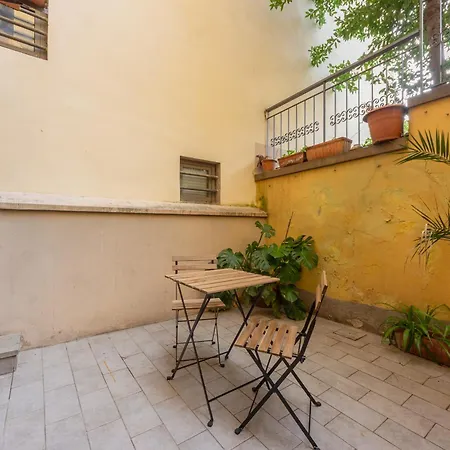 One Bedroom With Patio N2 Апартаменты