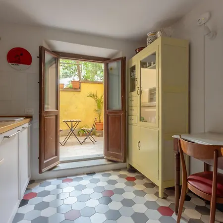 Апартаменты One Bedroom With Patio N2
